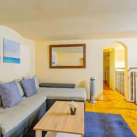 Captain's In Soho Apartman *